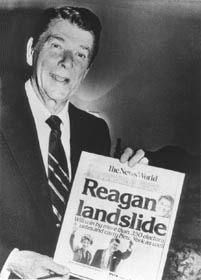 President Reagan med den berømte News World-forsiden 4. nov. 1980 News World